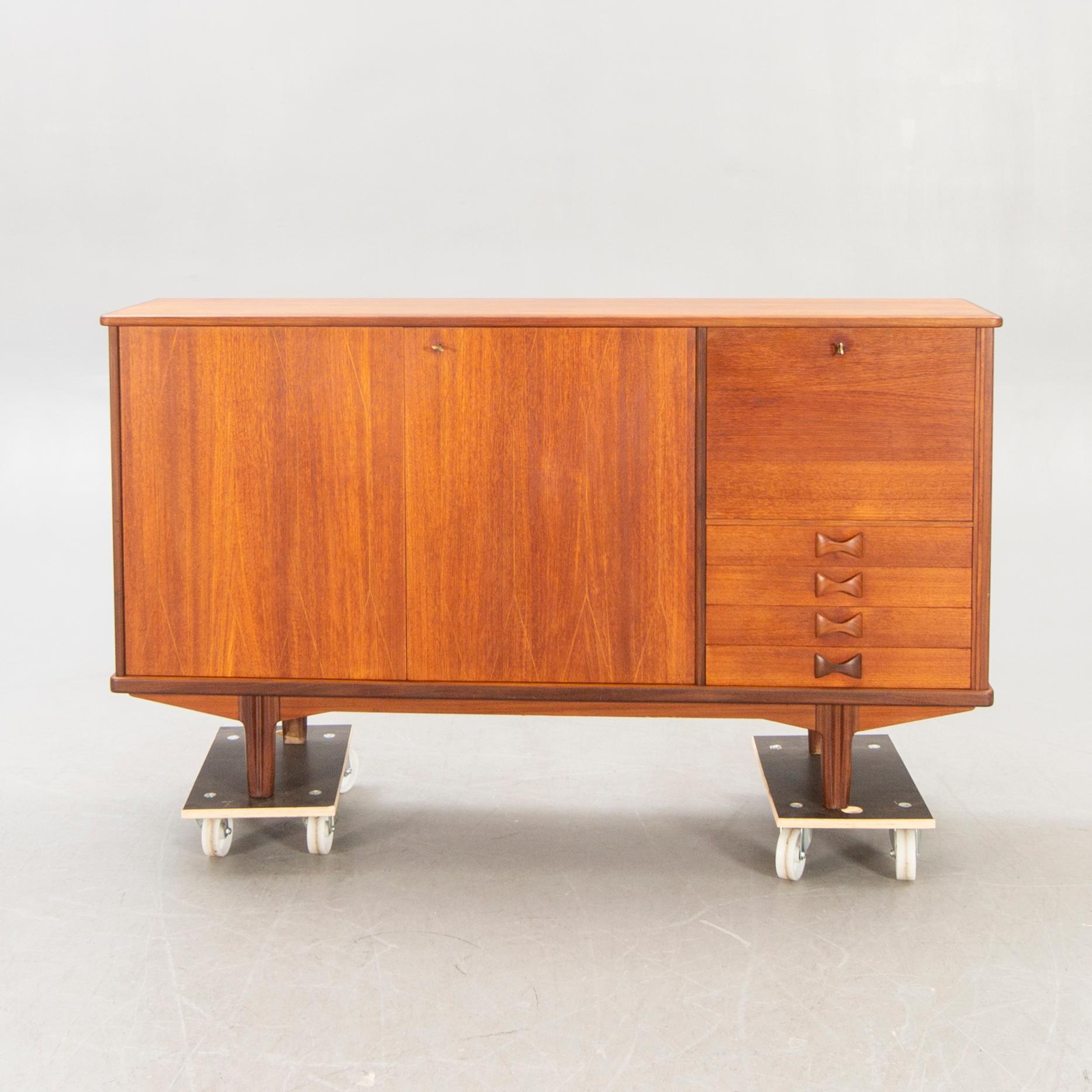Svante Skogh, sideboard ur Rosetto-serien Abra möbler 1960-tal.