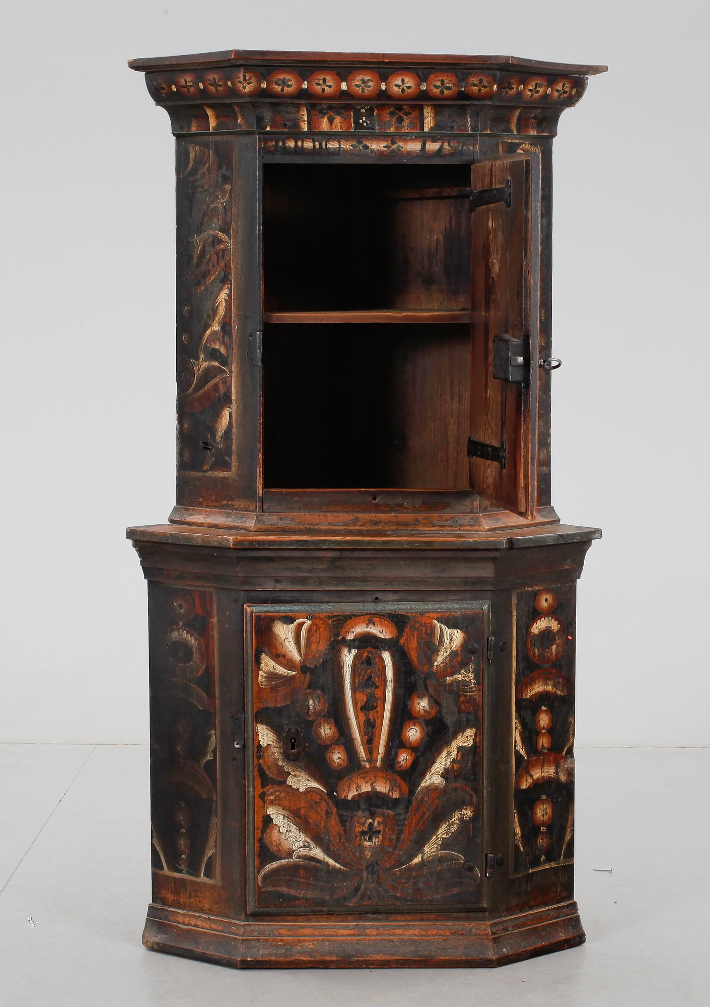 HÖRNSKÄNKSKÅP, allmoge, Rättvik, Dalarna. Dat 1796.