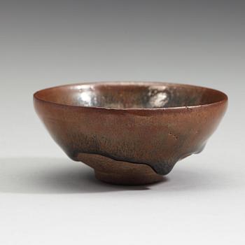 A temmoku bowl, Song dynasty (960-1279).