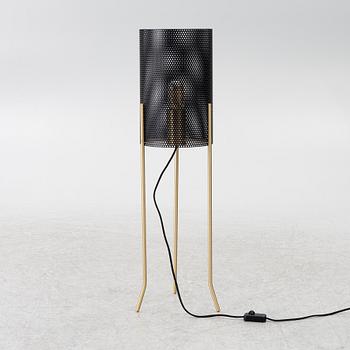 Niclas Hoflin, golvlampa, “Vouge Tripod”, Rubn.
