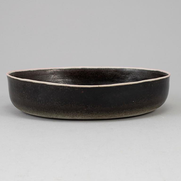 A stonewear dish by Jane Reumert.