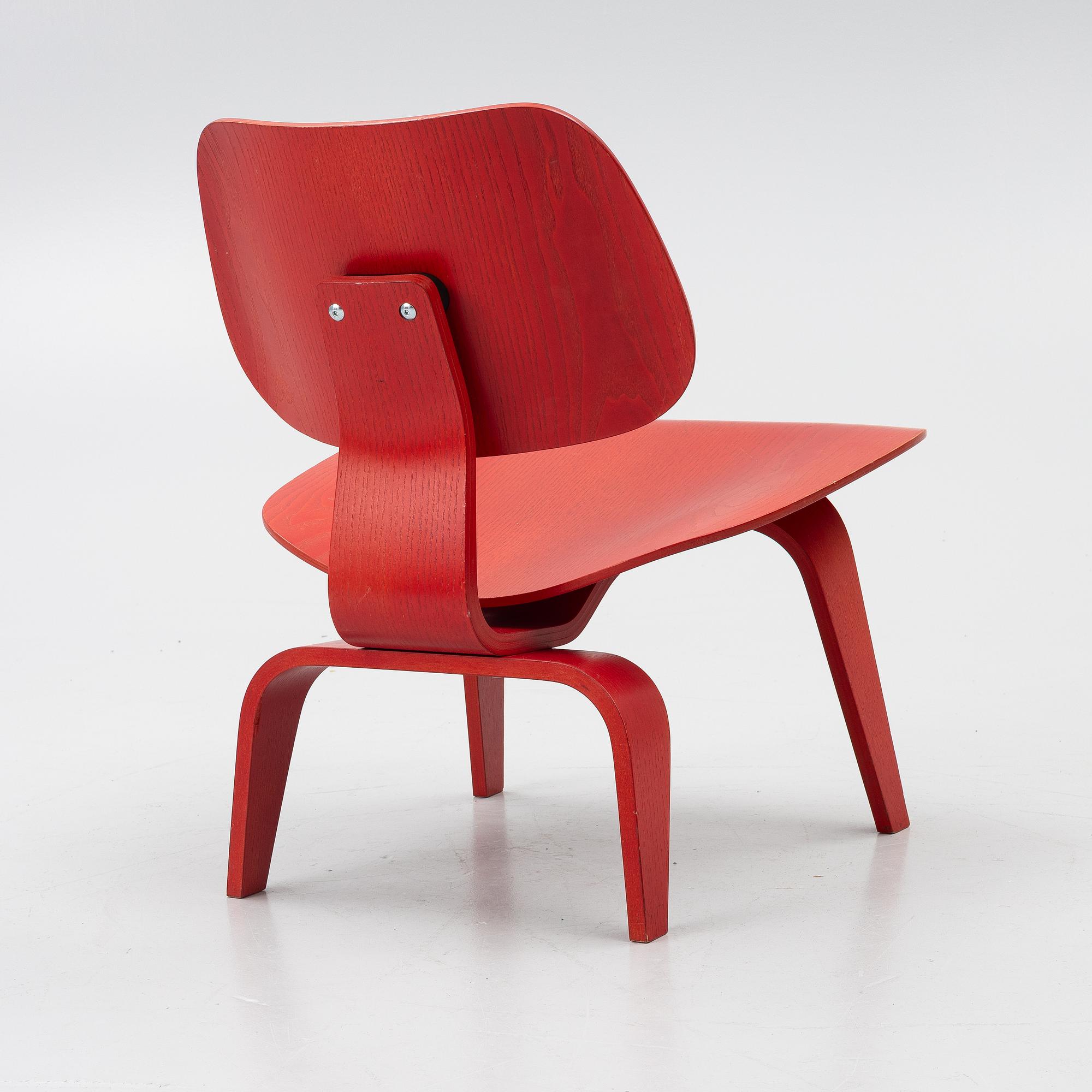 Charles & Ray Eames, a 'Plywood Group LCW Lounge Chair', Vitra, 2014.