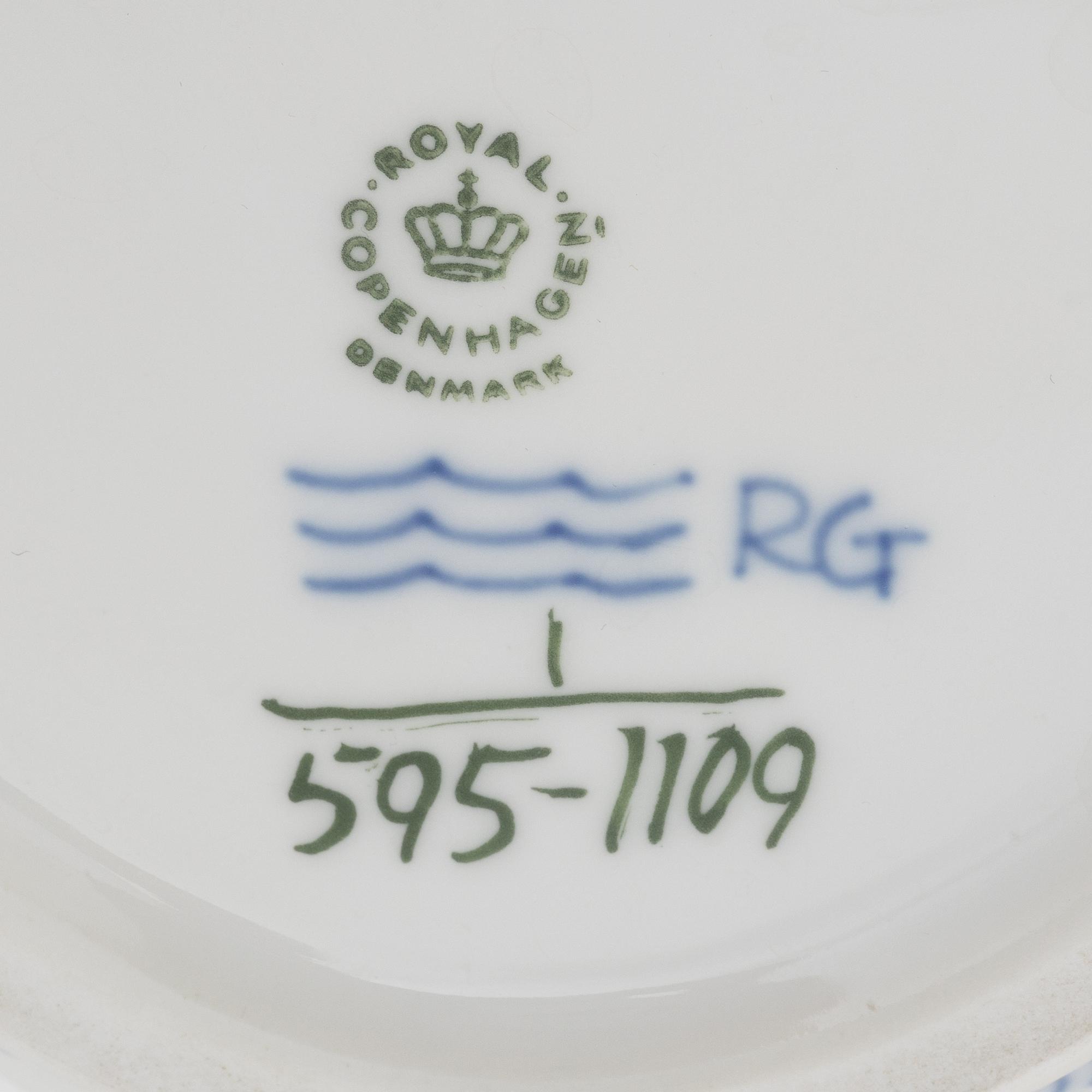 Royal Copenhagen, servisdelar, 12 st, porslin, "Musselmalet", Danmark.