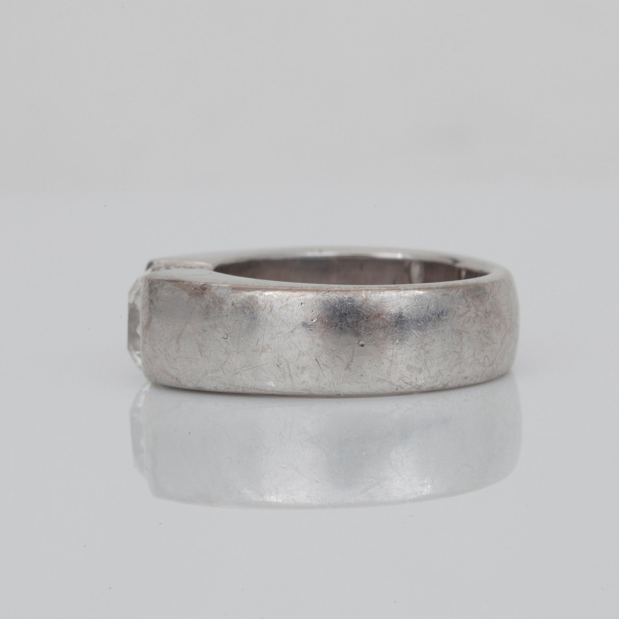 RING med briljantslipad diamant ca 0.80 ct, H/VS.