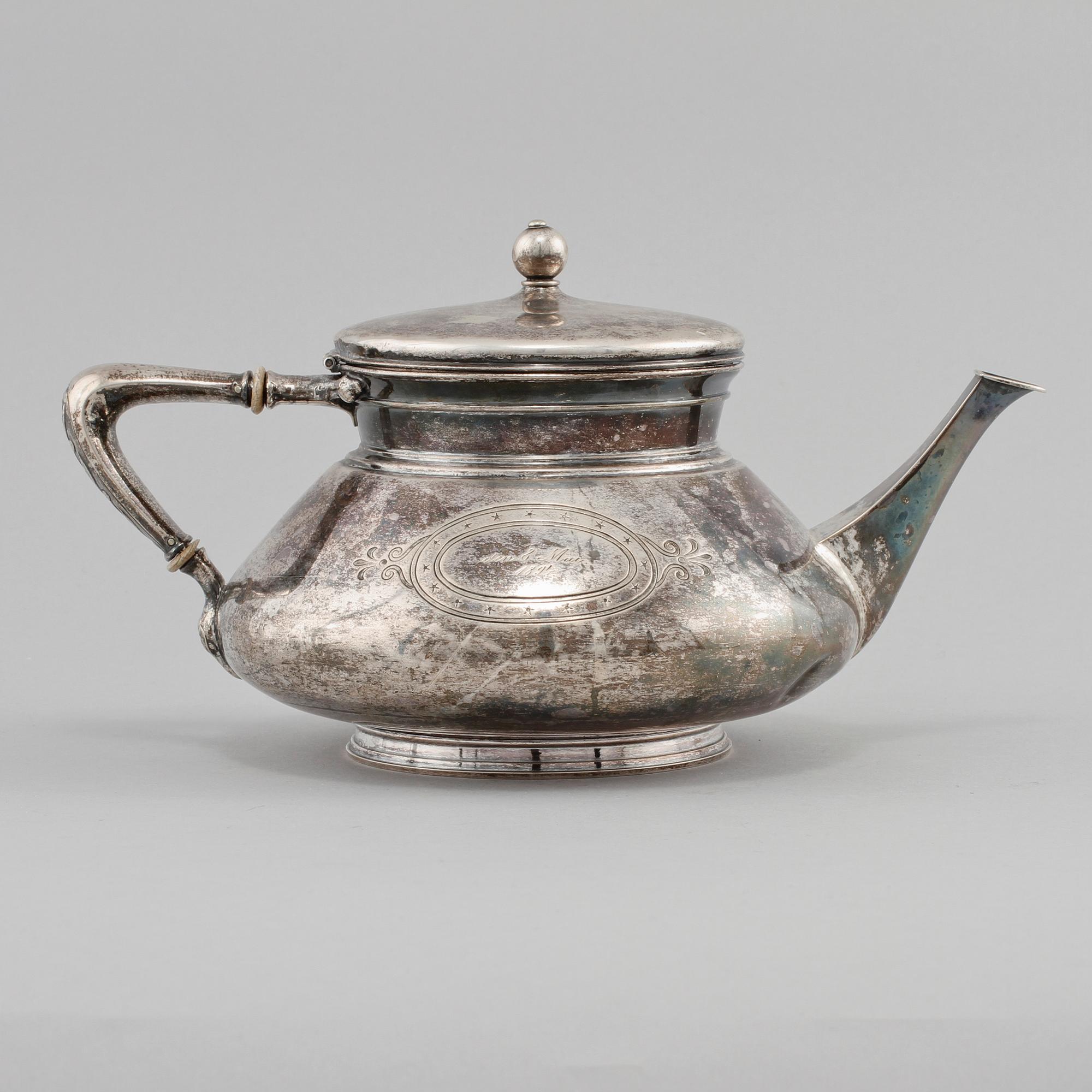 KANNA, silver, kontrollstämpel Simon Groth, Köpenhamn, 1878, vikt 750 g.
