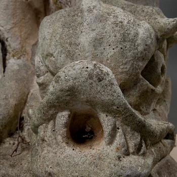 PUUTARHAVEISTOS/ SUIHKULÄHDE, betonia, 1900-luvun loppupuoli.