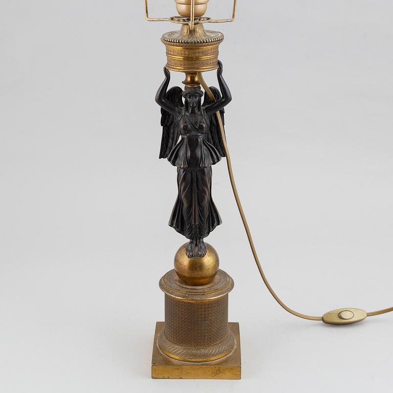 Lampfot, brons, empirestil, 1800-talets andra hälft.