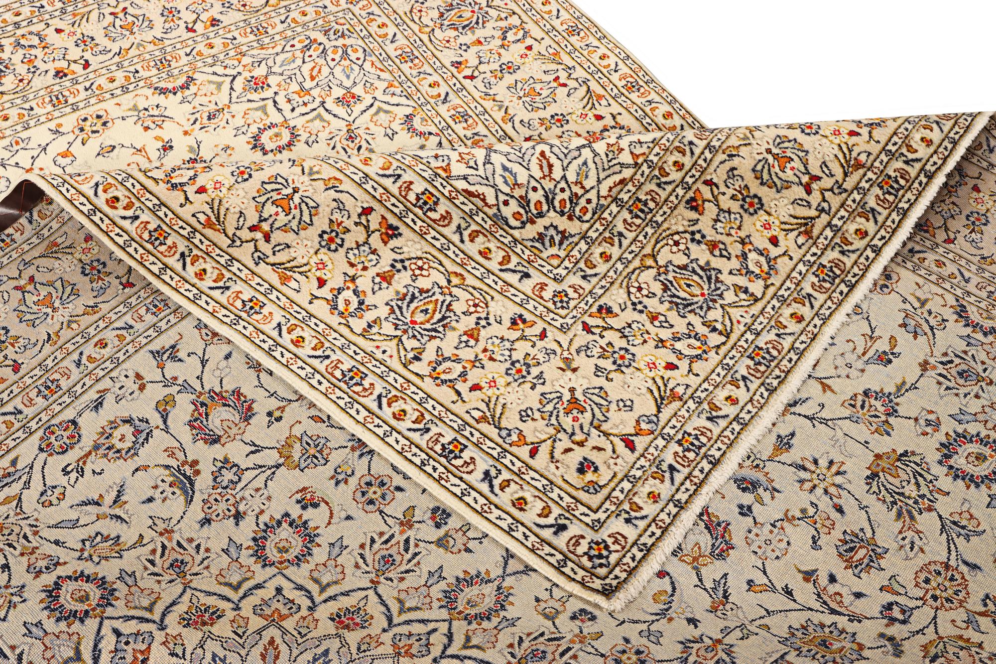 A Kashan carpet, a. 300 x 198 cm.