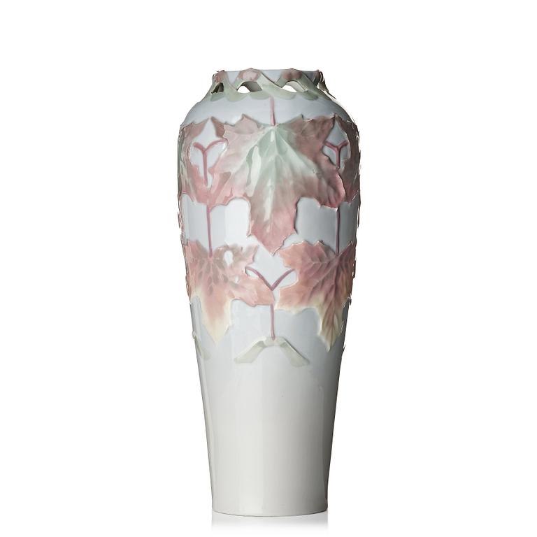 Harald Almström, an Art Nouveau porcelain vase, Rörstrand 1900.