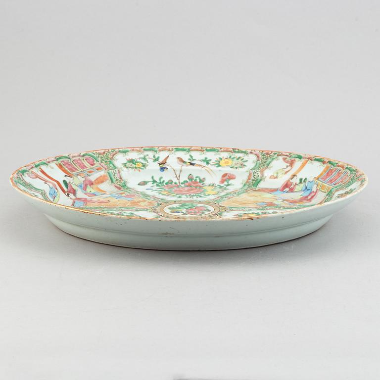 A famille rose Canton serving dish, Qing dynasty, late 19th century.