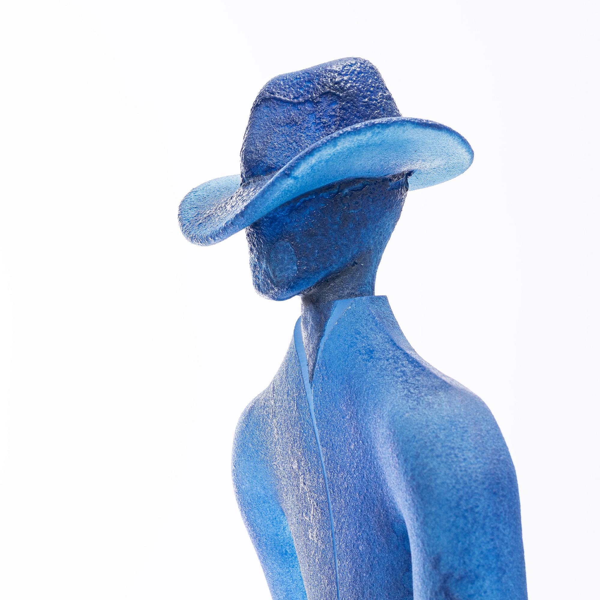 Kjell Engman, skulptur, glas, "Man in trenchcoat", unik, Kosta Boda, signerad.