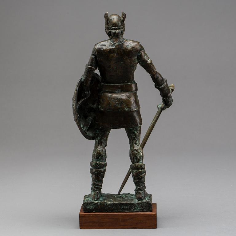 ALICE NORDIN, skulptur, signerad samt märkt Electrolux, patinerad brons 34 cm.