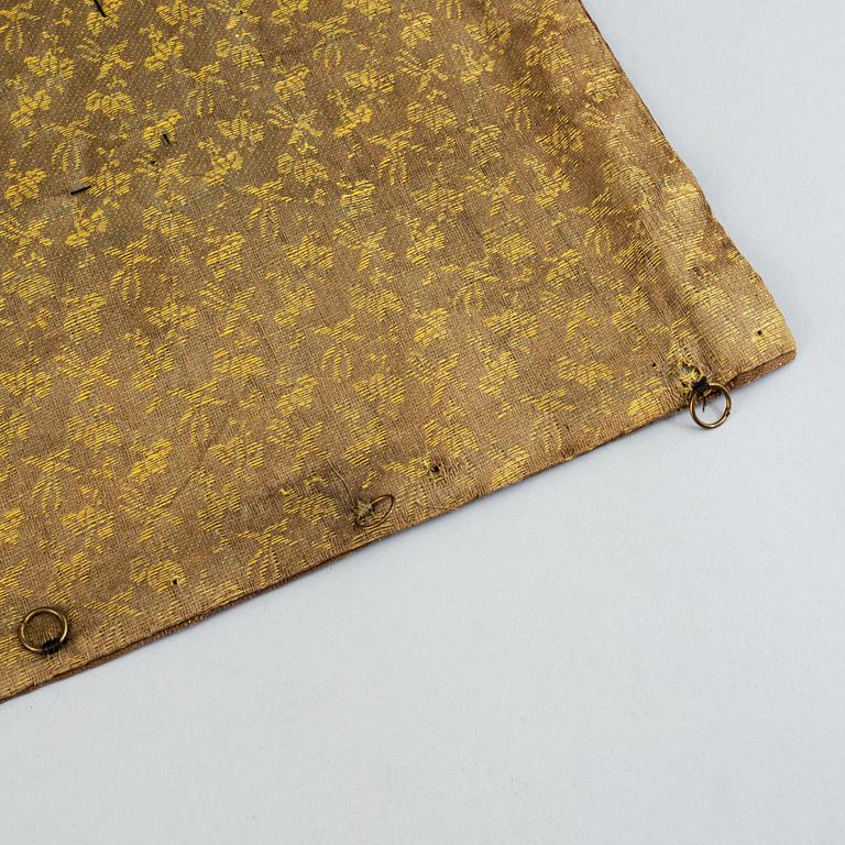 A Chinese embroidered textile, 20th century.