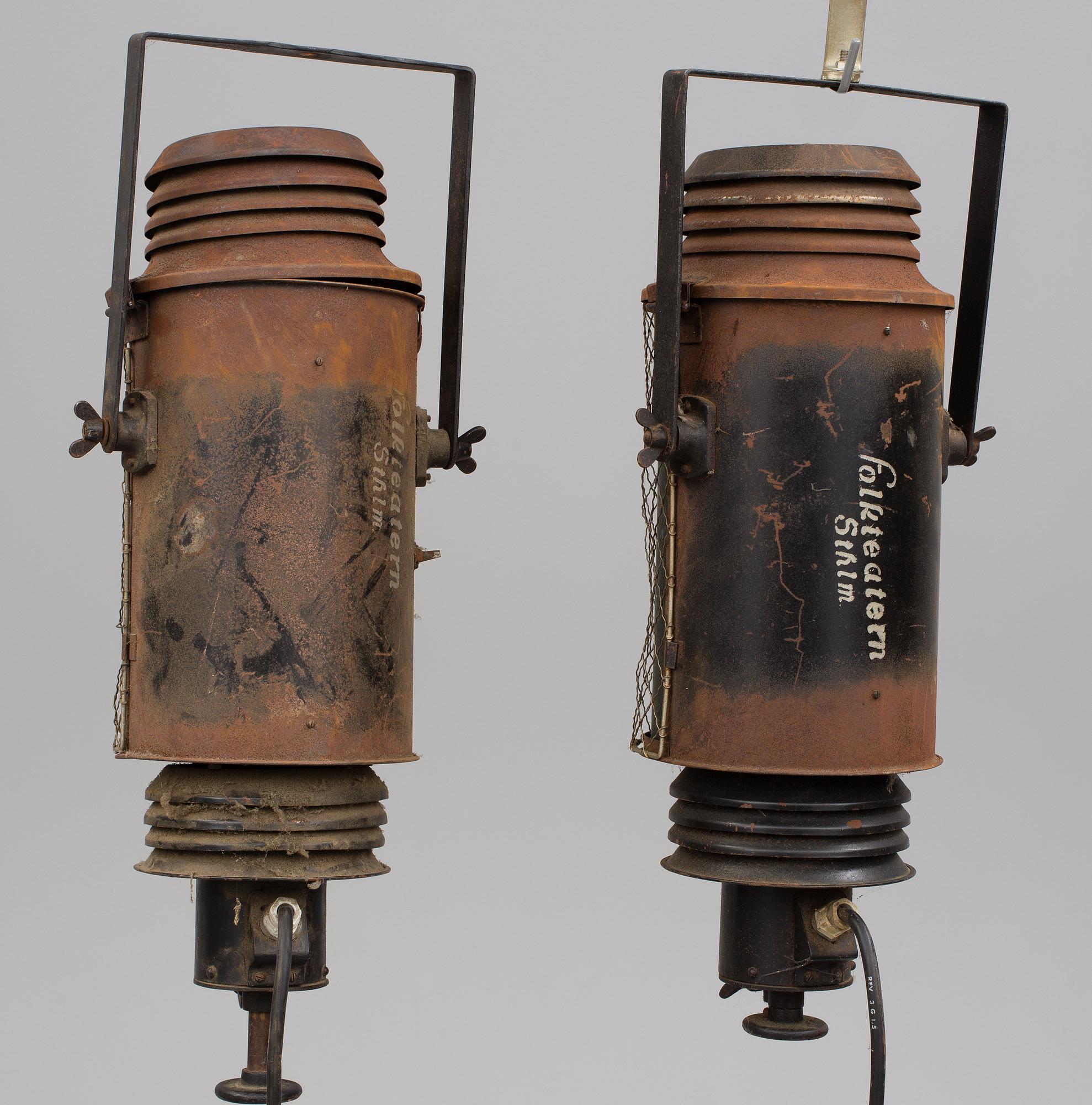 LAMPA/STRÅLKASTARE, 2 stycken, 1900-talets första hälft.