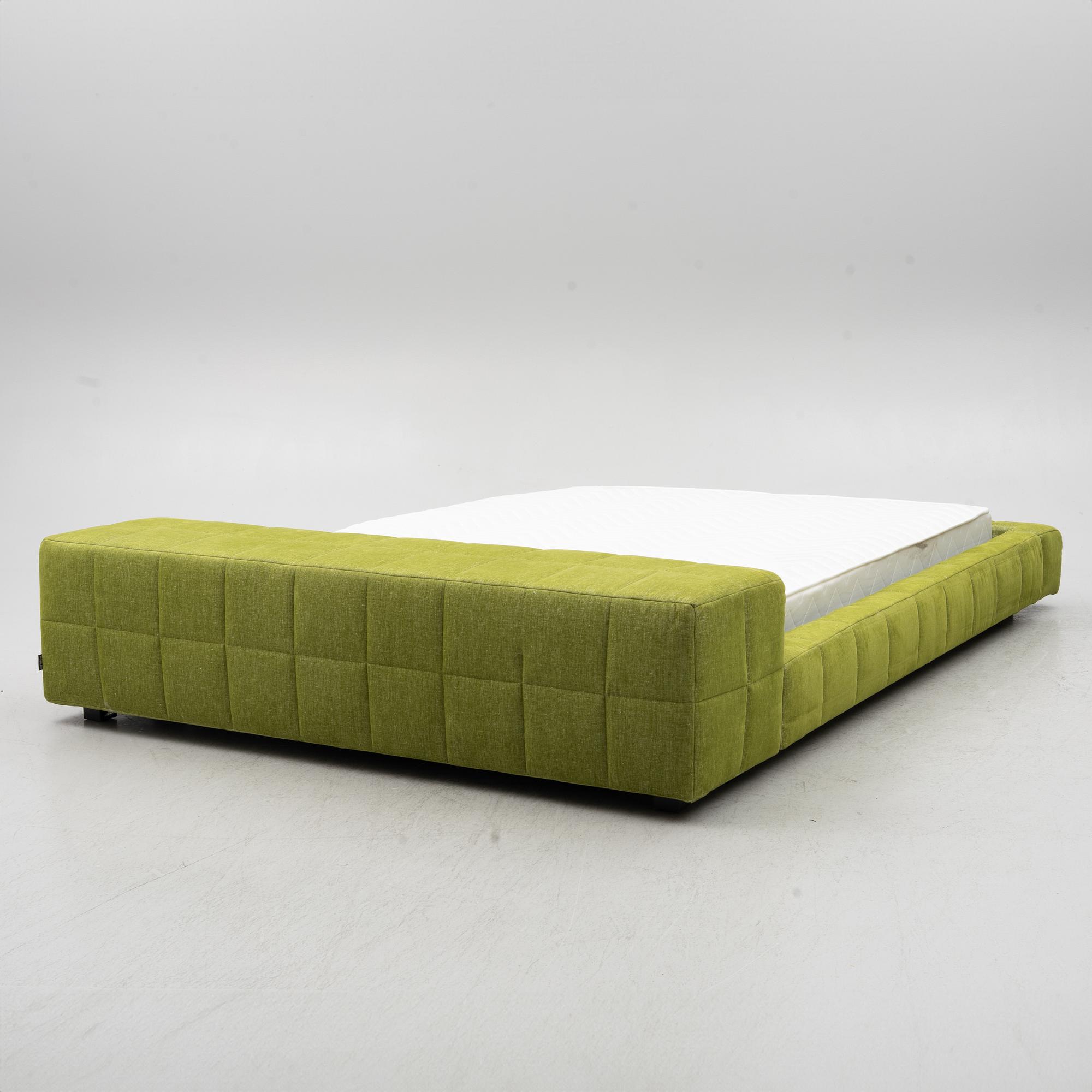 Giuseppe Viganò, a "Squaring" bed, Bonaldo, Italy.