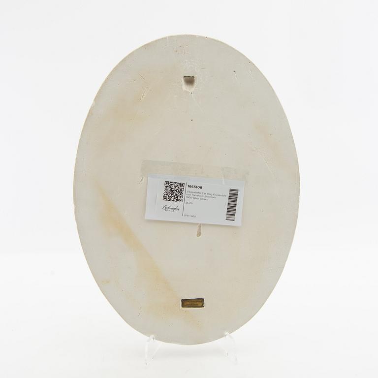 Väggreliefer 2 st Bing & Grøndahl och Torvaldsen museum Danmark 1900-talets början.