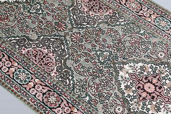 A silk runner, Kashmir, approx. 306 x 83 cm.