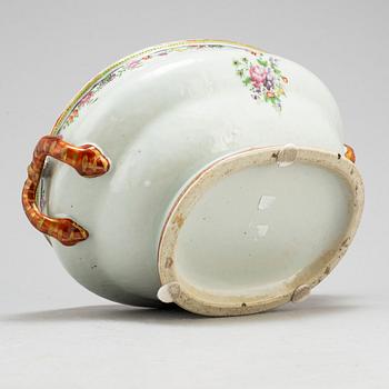 A famille rose tureen with cover, Qing dynasty, Qianlong (1736-95).