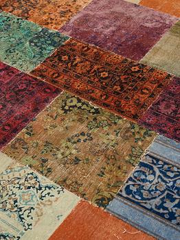 A CARPET, Patchwork, ca 294 x 218,5-219,5 cm.