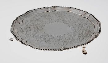 SALVER, silver. London 1771. Ca 500 gram.