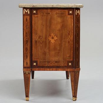 A Gustavian late 18th century commode by Nils Petter Stenström (master in Stockholm 1781-1790), not signed.