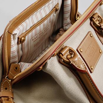 VÄSKA , "Sac de Nuit GM", Louis Vuitton.