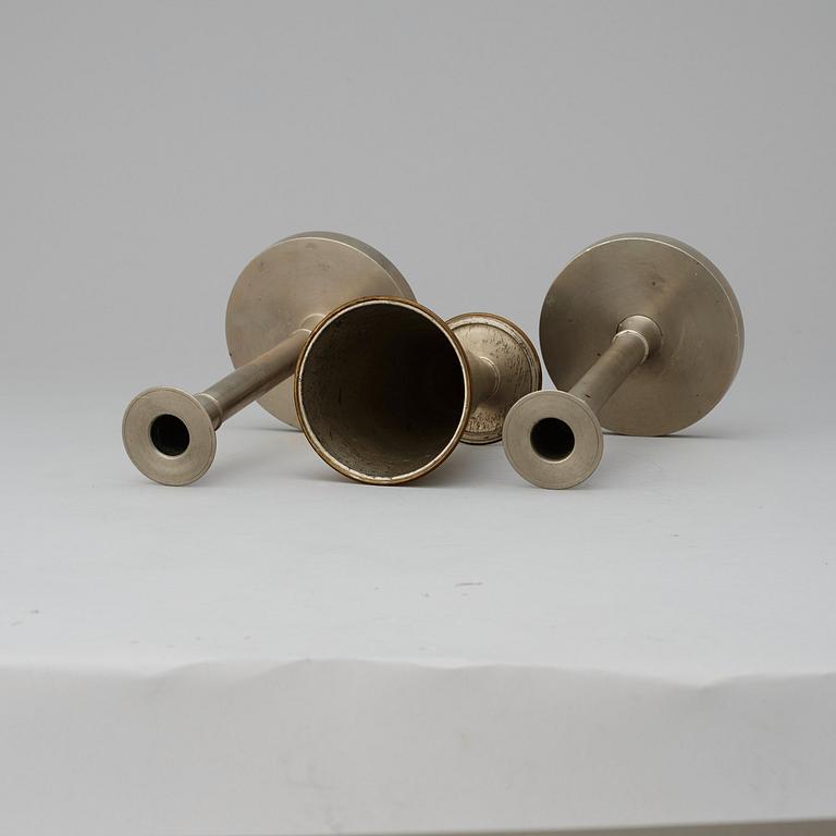 BJÖRN TRÄGÅRDH, sannolikt, vas och ljusstakar, ett par,  Firma Svenskt Tenn, Stockholm 1928-29.