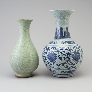 VASER, 2 stycken, porslin, Kina, modern tillverkning.