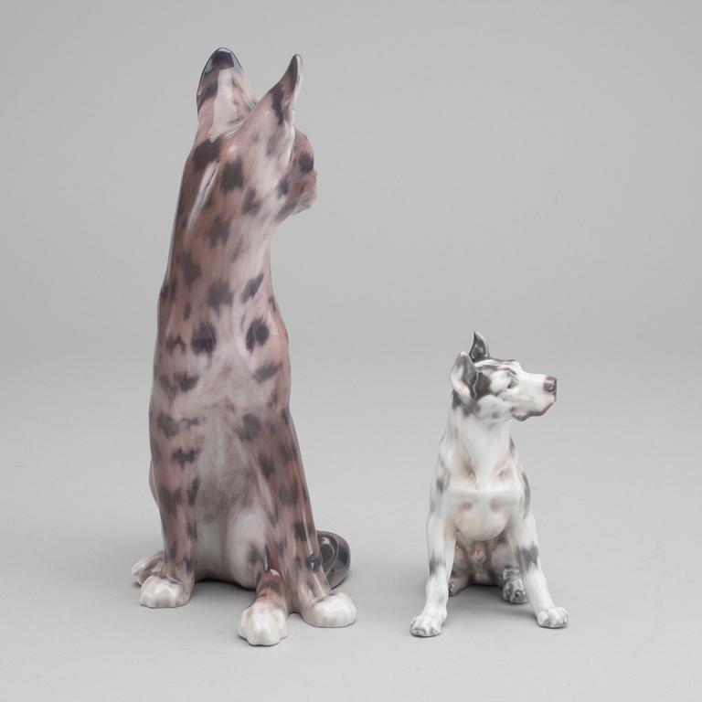 TWO DAHL JENSEN PORCELAIN FIGURINS.