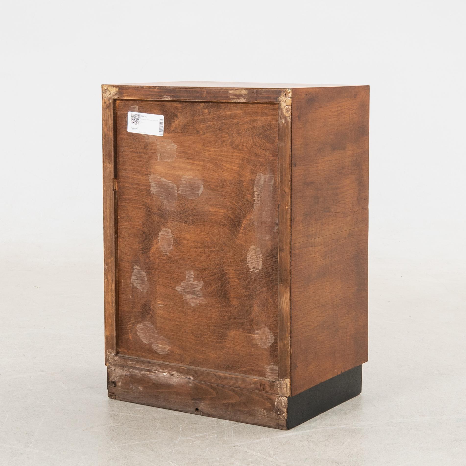 Sängbord, 1900-talets första hälft.