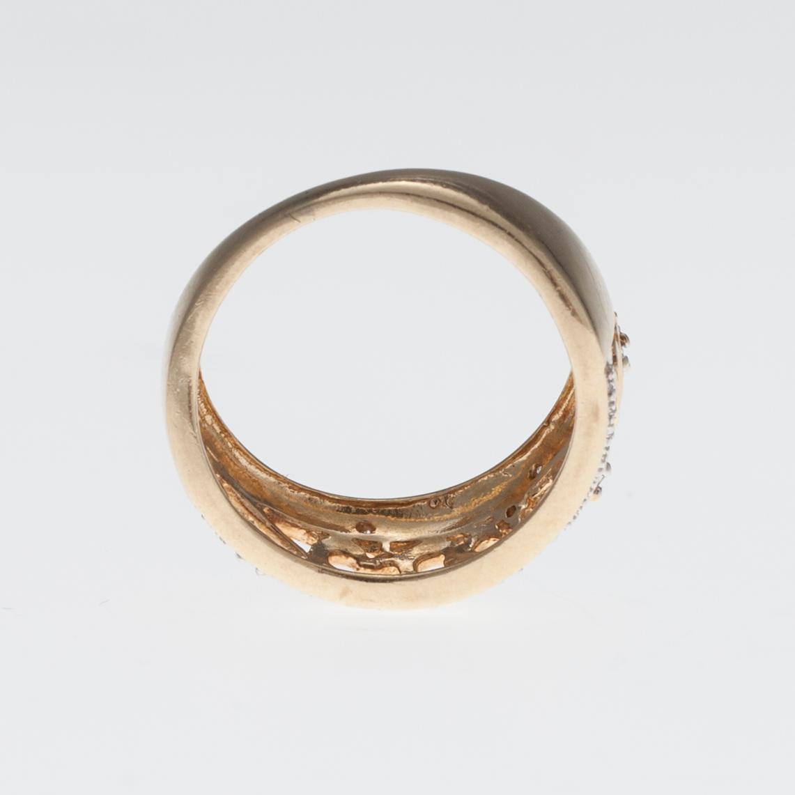 RING, 14K guld, små diamanter, tot. ca 0,10 ct. Vikt 3,1 g.
