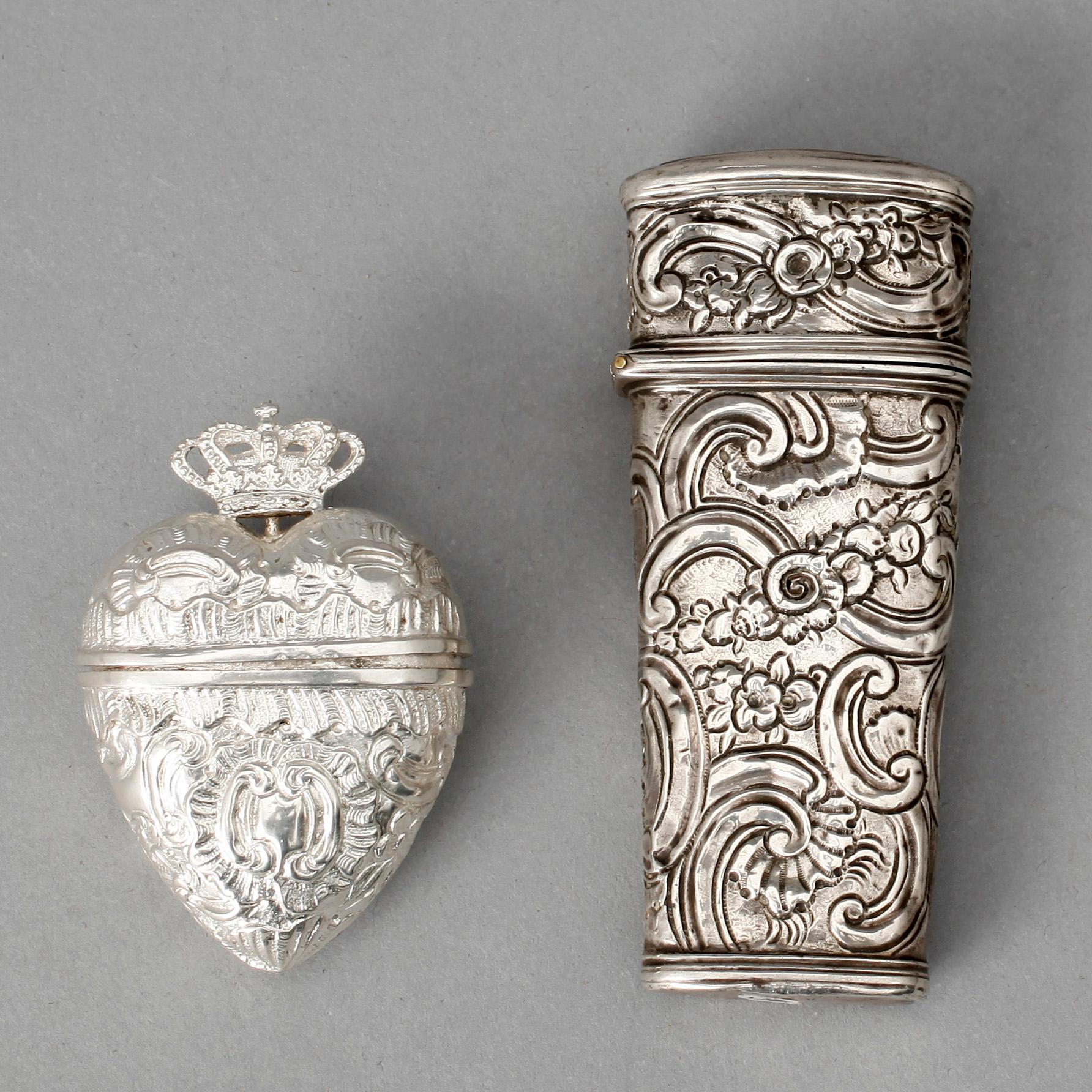 DOSOR, silver, 2 st, 1700-1800-tal. Ostämplade. Tot vikt 53 gram inklusive träinredning.