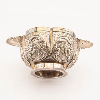 A 19th/20th century silver baroque style cup weight 166 grams.