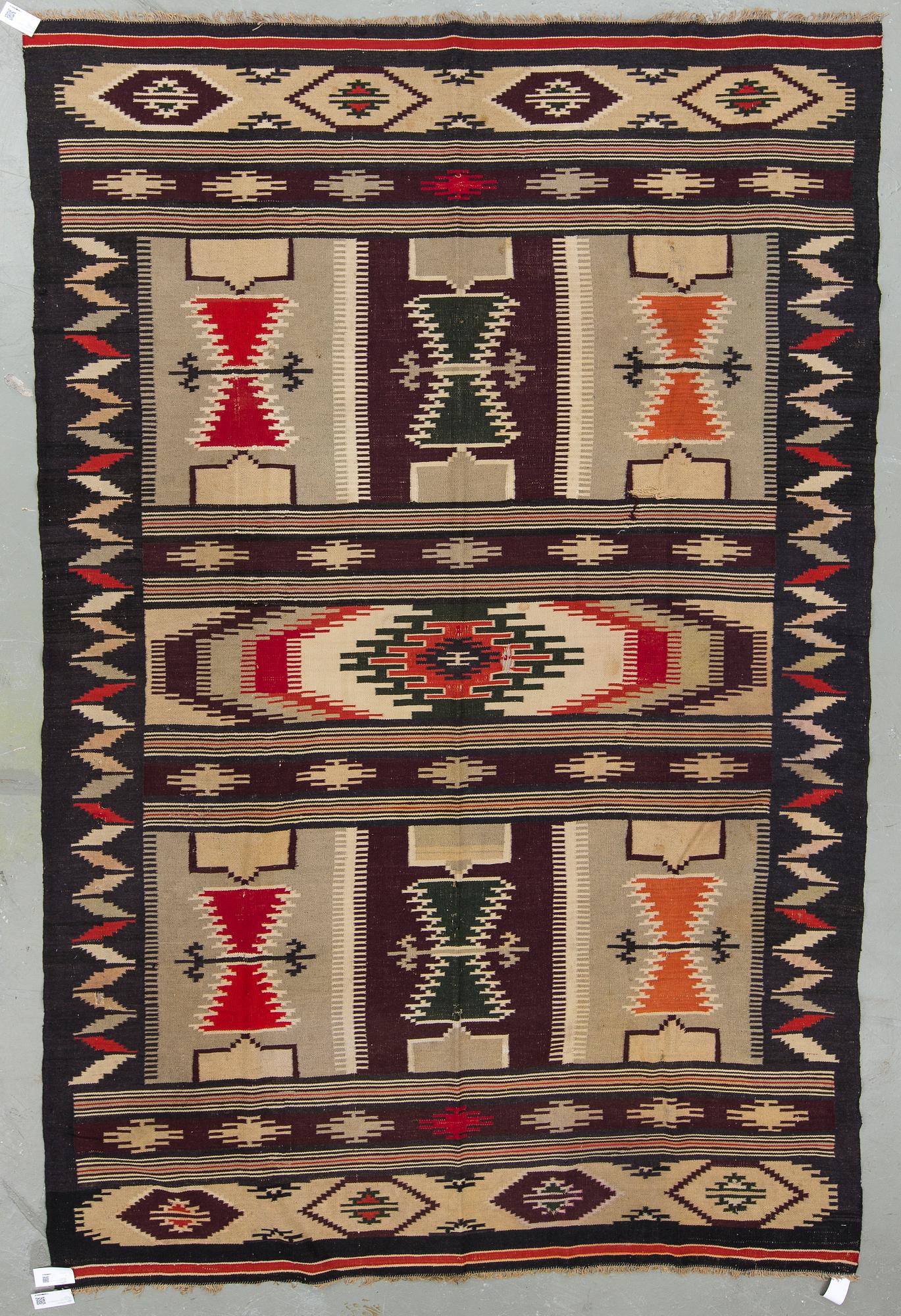 MATTA, Kelim, semiantik. Ca 295x198 cm.