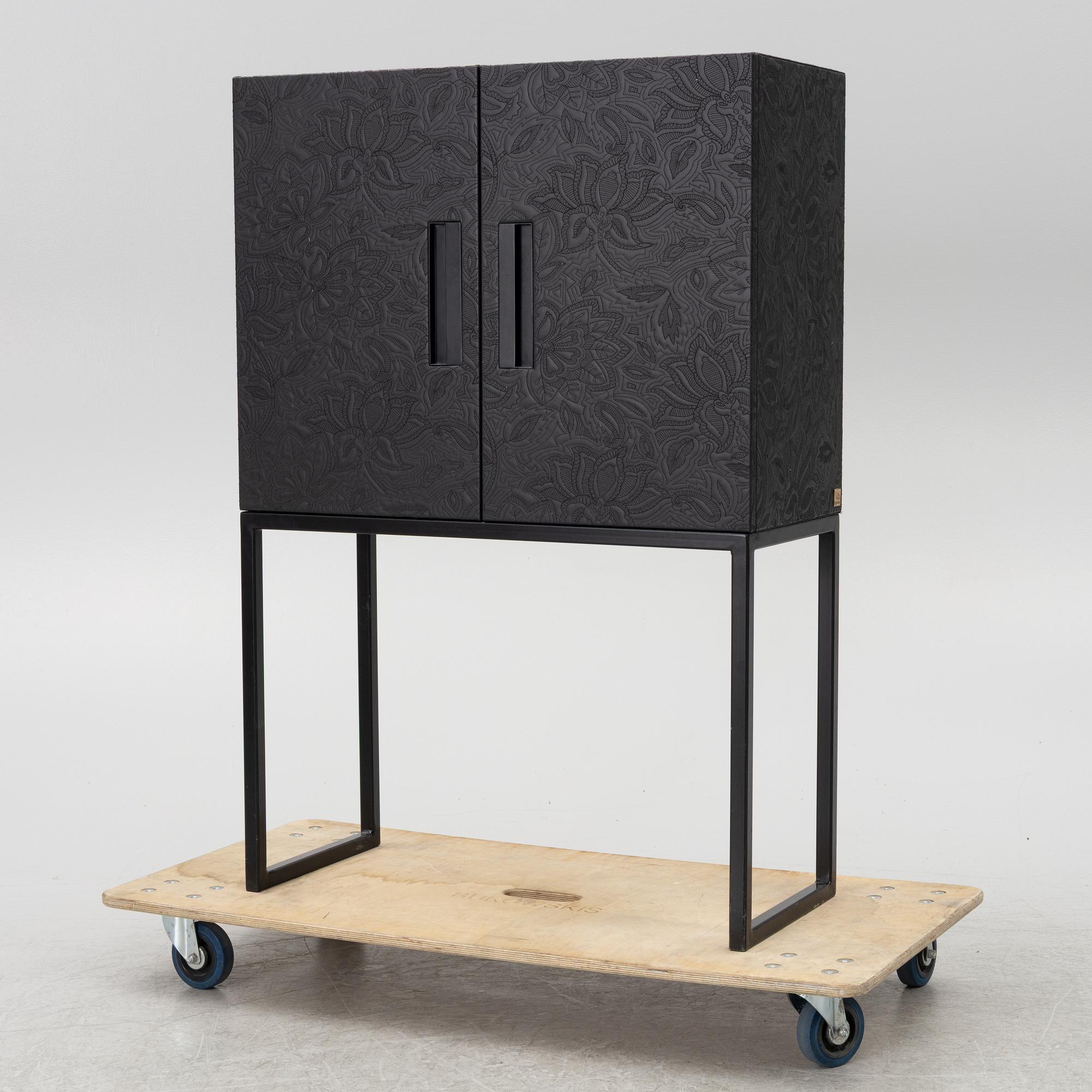 Cabinet, DIS, 2000s.