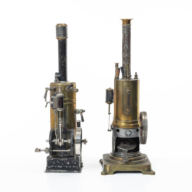 Two Steam engines,  Märklin and Gebrüder Bing. Early 20th century.