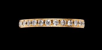 1106. RING, sk eternityring, med briljantslipade diamanter runtom hela ringen, tot. ca 0.80 ct.