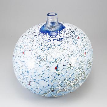 BERTIL VALLIEN, a glass vase from kosta Boda, signed.