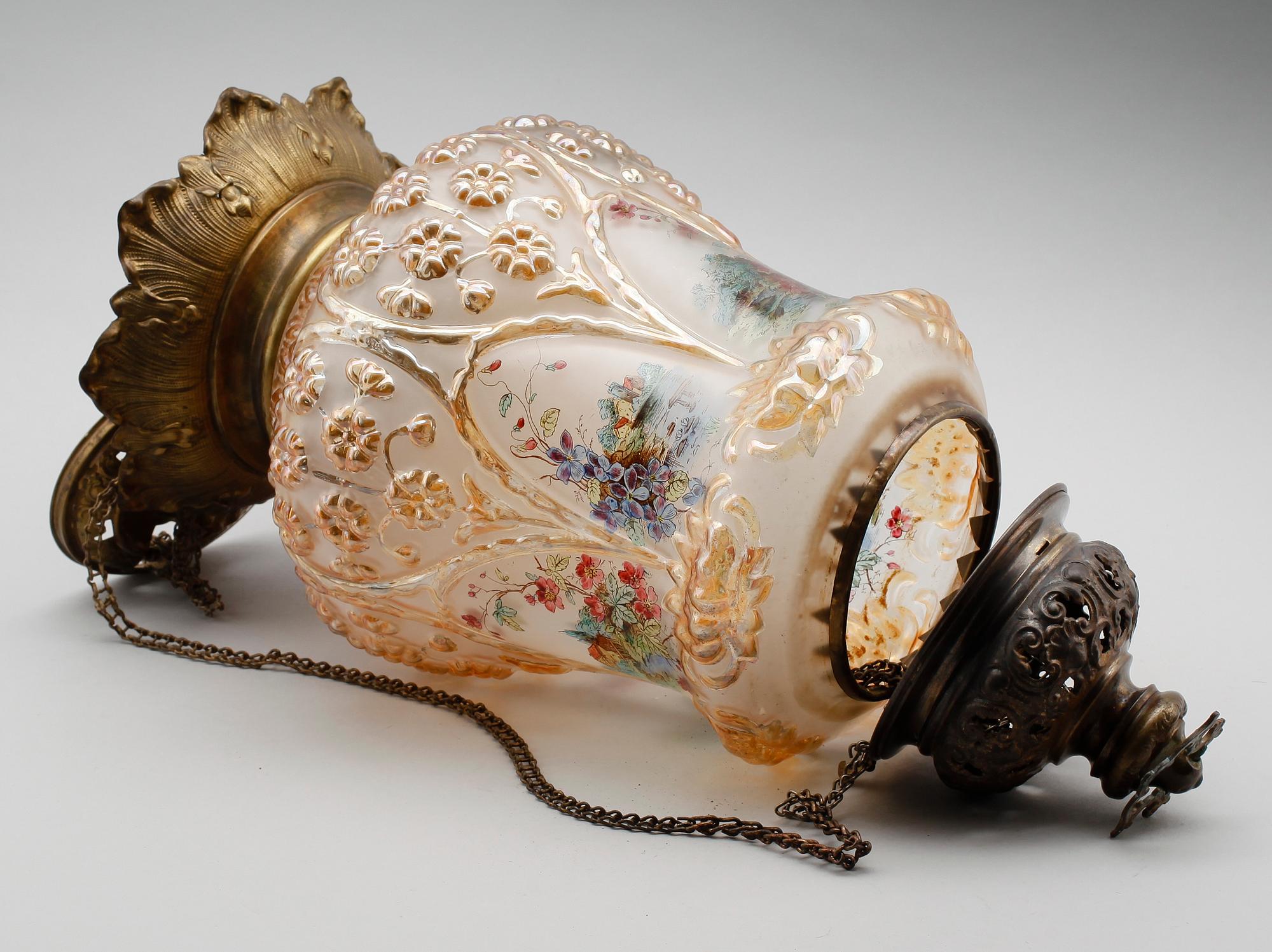 MÅNSKENSAMPEL, glas och mässing, omkring år 1900. Höjd ca 45 cm.