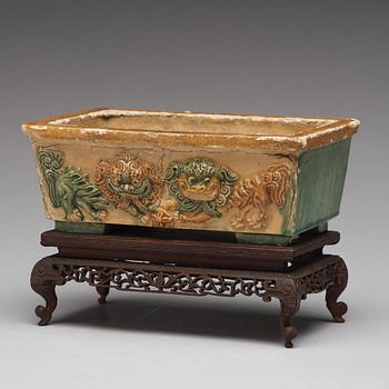 A brown and yellow glazed flower pot/censer, Qing dynasty, 17th/18th Century.