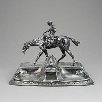 SKRIVSTÄLL, metall, jugend, 1900-talets början.