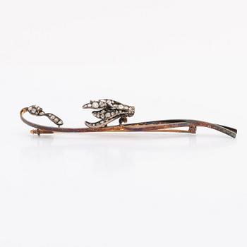 BROOCH 14K gold and silver old-cut diamonds approx 1 ct in total, length approx 10 cm.