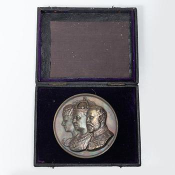 A bronze medal by Frank Bowcher commemorating the opening of Tower Bridge '1894'.