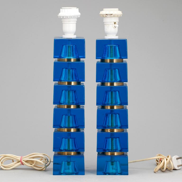 BORDSLAMPOR, ett par, glas, Carl Fagerlund, Orrefors, 1900-talets andra hälft.