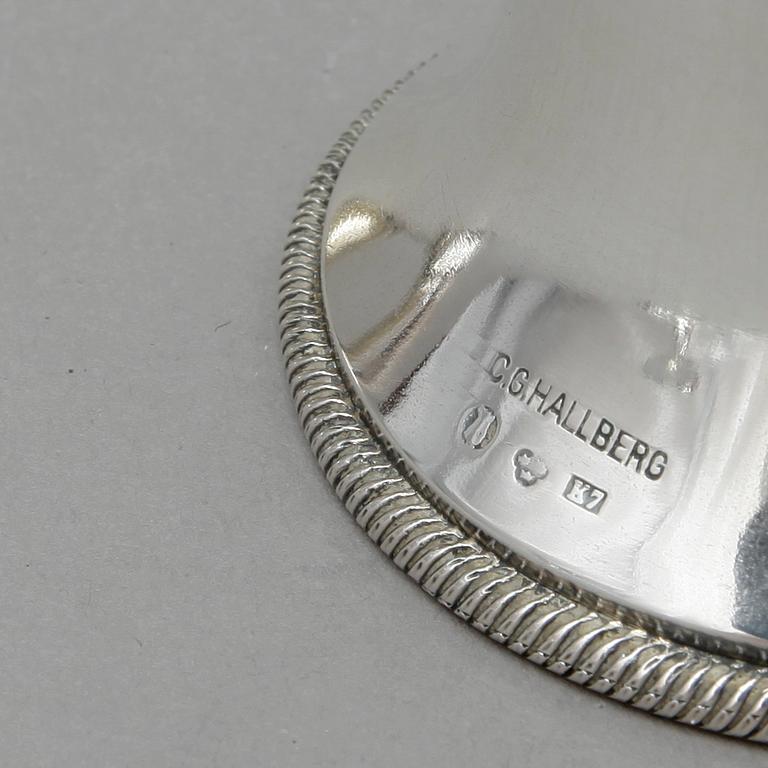 PARTI SILVER, 5 st, däribland C G Hallberg, Stockholm, 1900-talets första hälft, vikt ca 462 gram.