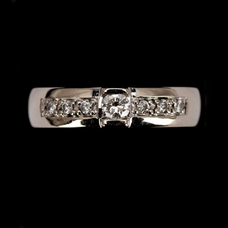 RING, vitguld 14K, diamanter tot. 0,19 ct. Vikt 4,2 g.