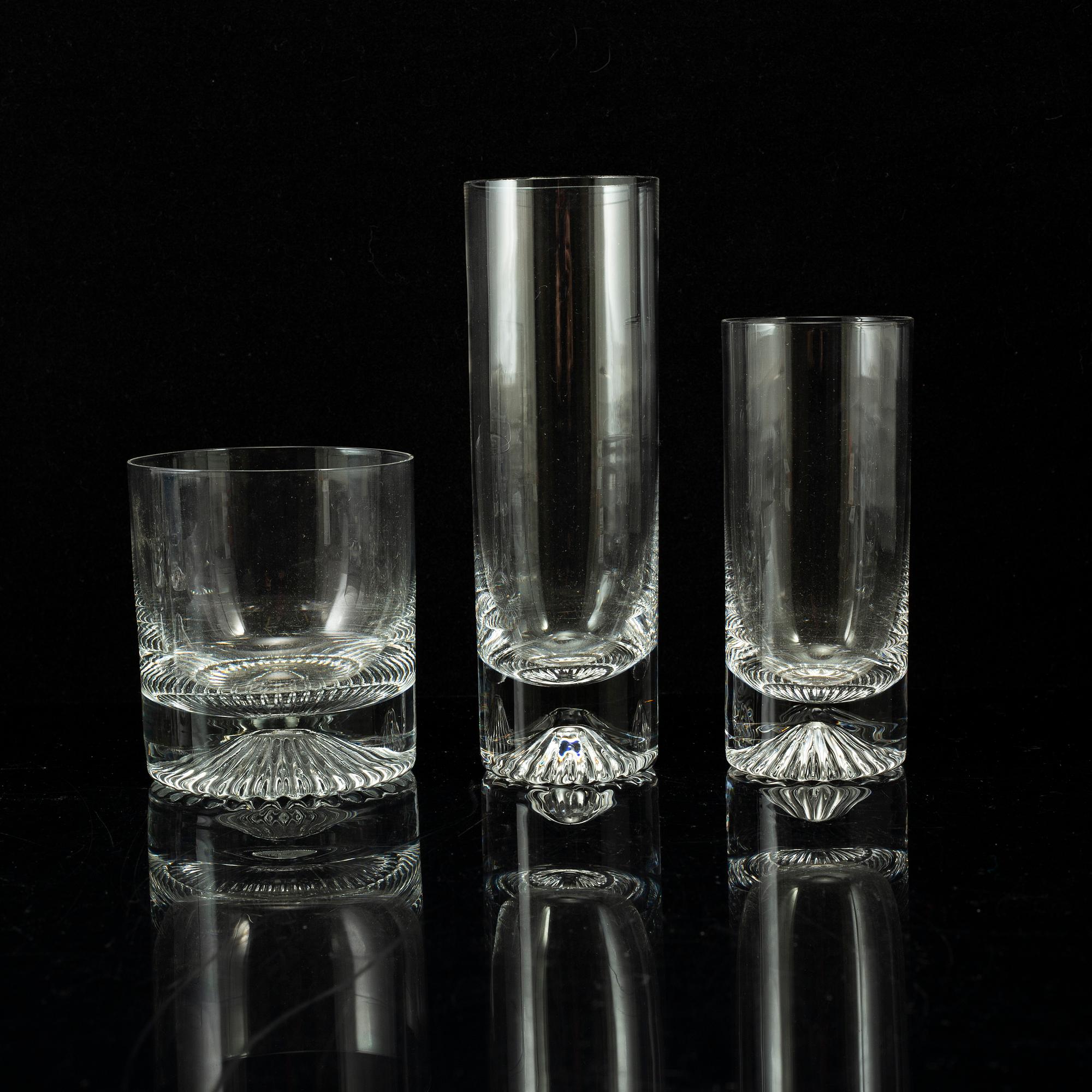 VICKE LINDSTRAND, a part 'Calypso' glass service, Kosta (92 pieces).