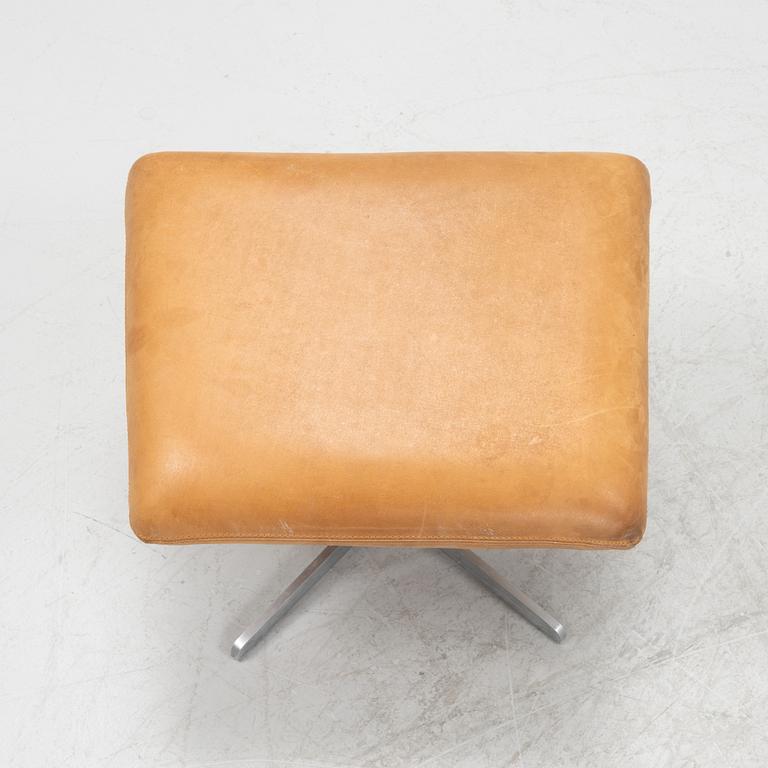 Søren Lund, fåtölj med fotpall, model SL 330, Danmark.