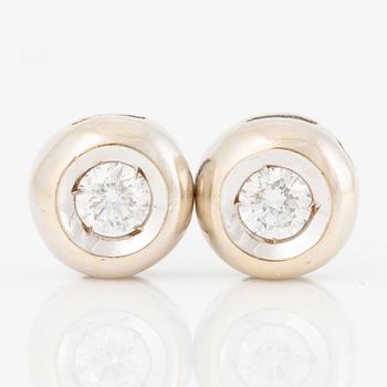 Earrings, a pair, 18K gold with brilliant-cut diamonds.