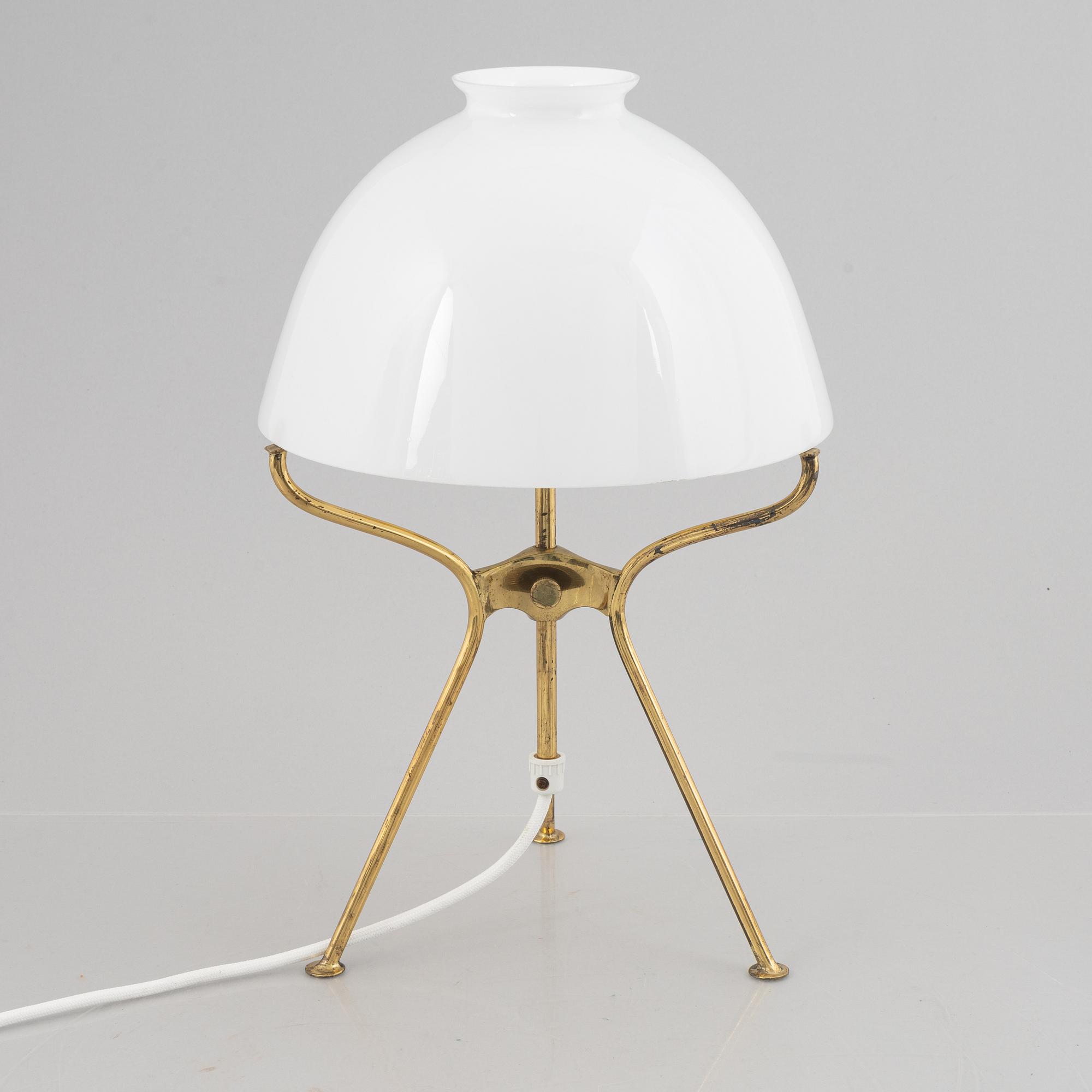 Bertil Brisborg & Torsten Claeson (1893-1978), bordslampa, modell Triva "532-018", Nordiska Kompaniet, 1950-tal.